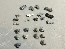A21146 WARHAMMER 40K SPACE MARINES BITS LOT TORSOS PISTOLS PLASMA GAMES WORKSHOP