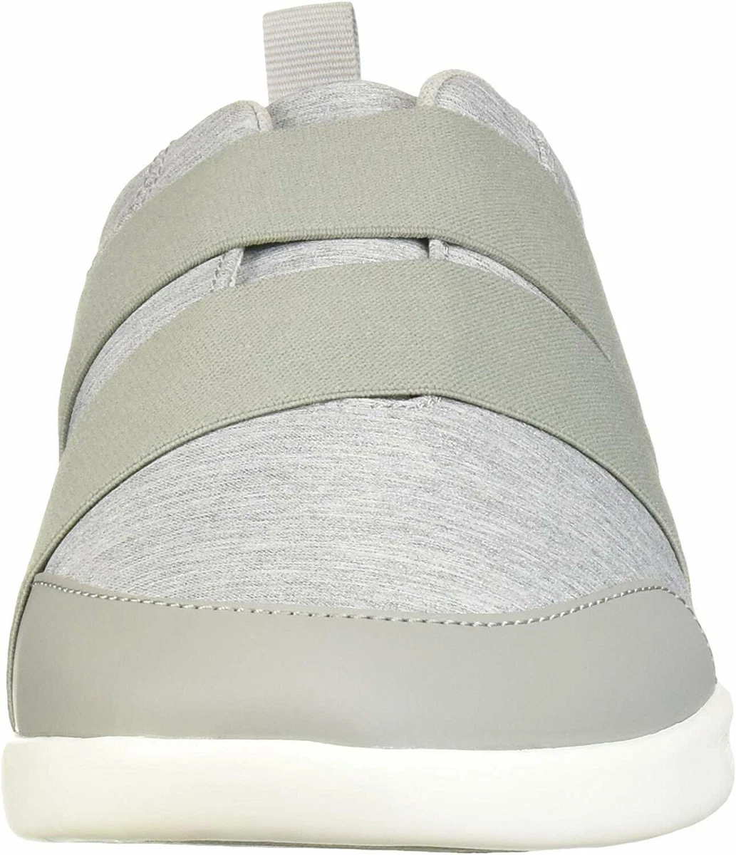 Lacoste Women s Avenir Slip Sneaker Grey Off White