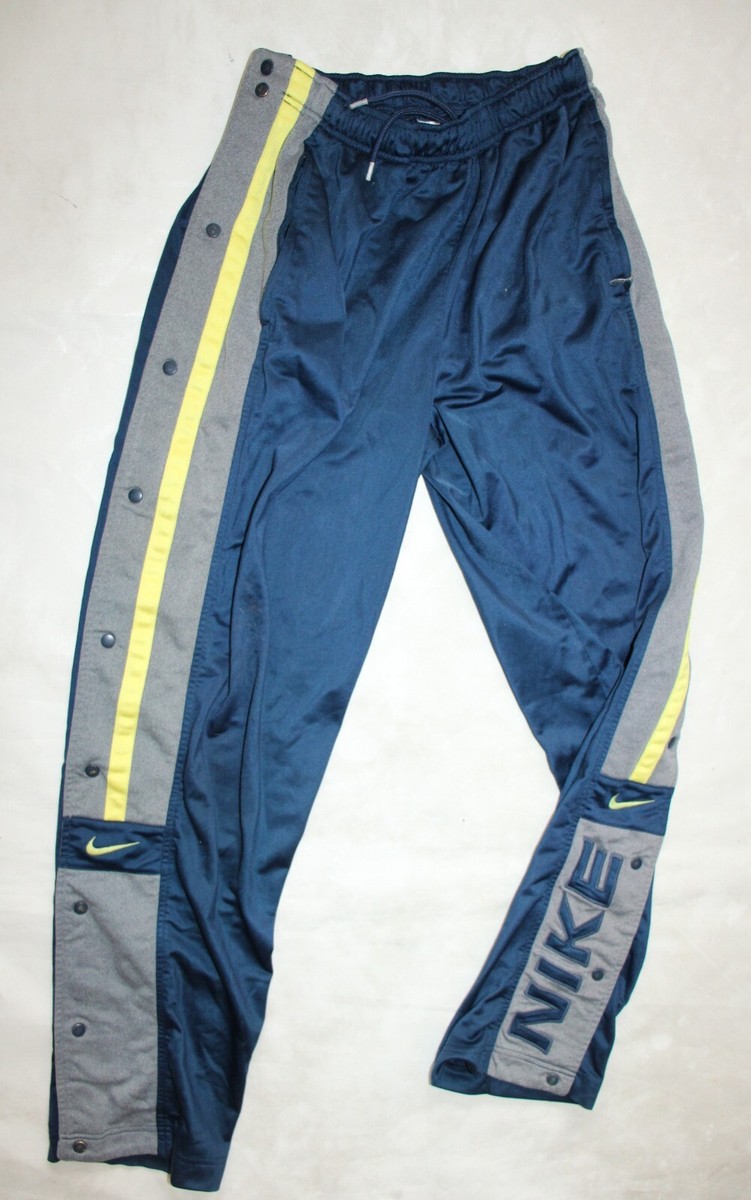 knopfhose nike
