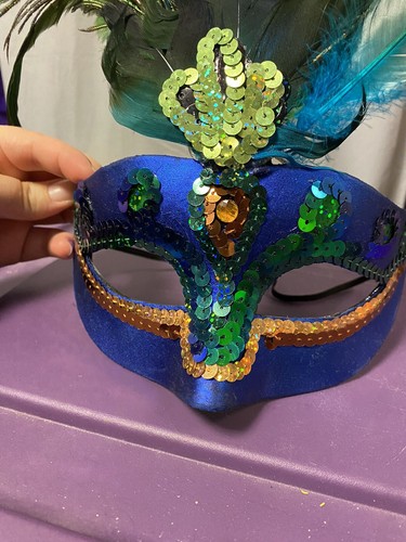 Peacock Feather Masquerade Mask - Picture 6 of 9