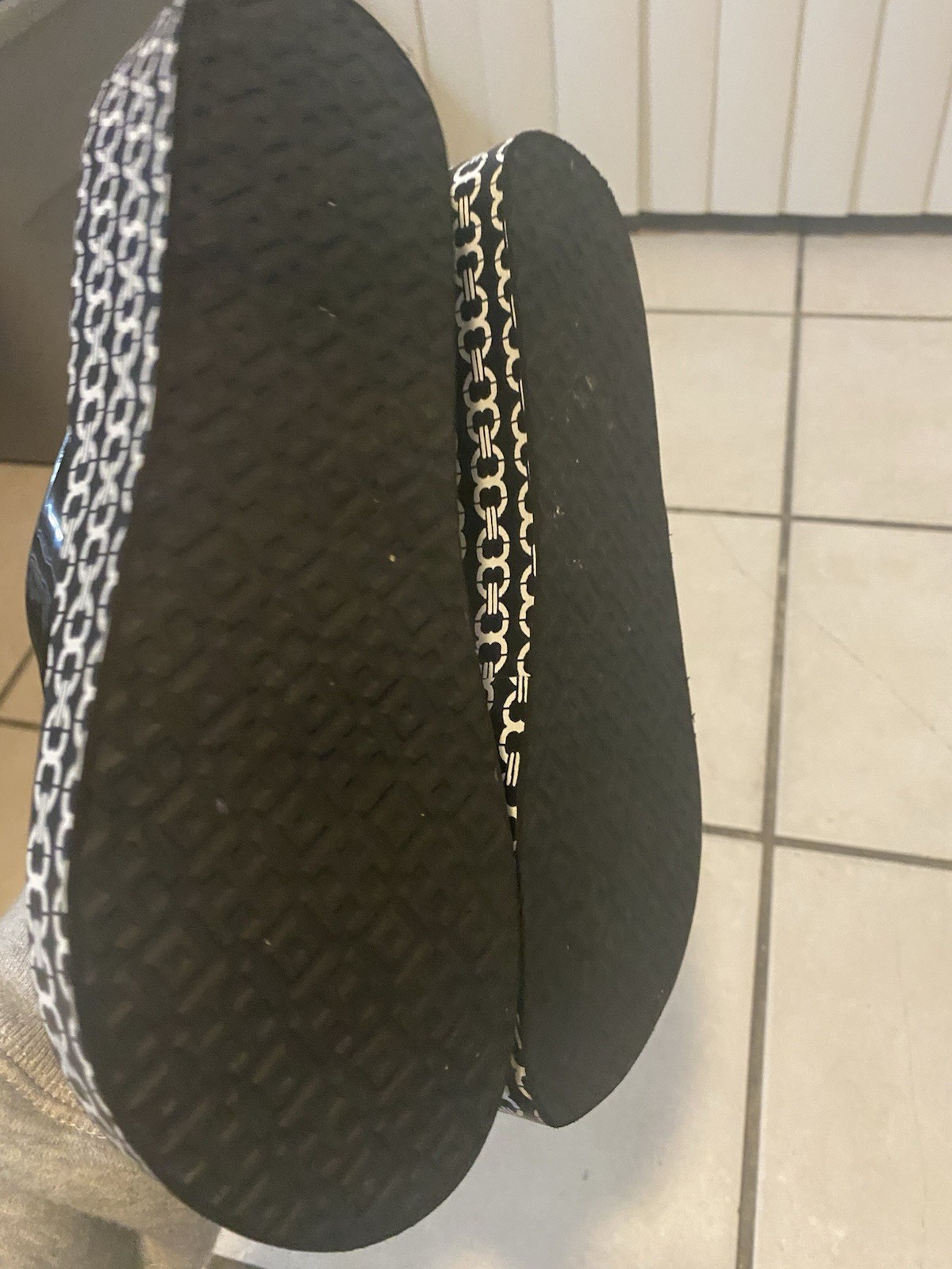 Tory Burch Women's Logo Geometric Flip Flop Sandals Black White Gold PVC Rubber thumbnail 3