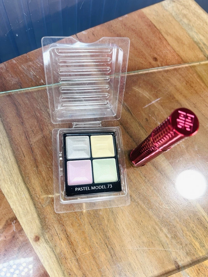 Givenchy Eye Shadows Prisme 73 Pastel Model  Mini Liquid Liner Disturbia Black - Image 2 of 4