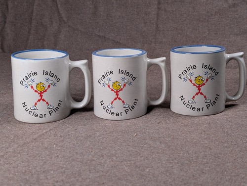 Reddy Kilowatt Prairie Island Nuclear Power Plant Mug Set (3)