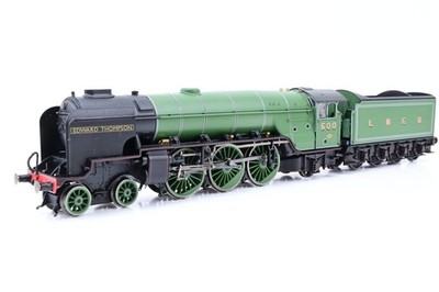 Hornby OO Gauge R3832 LNER Thompson Klasse A2/3 4-6-2 ''Edward Thompson'' Nr.500