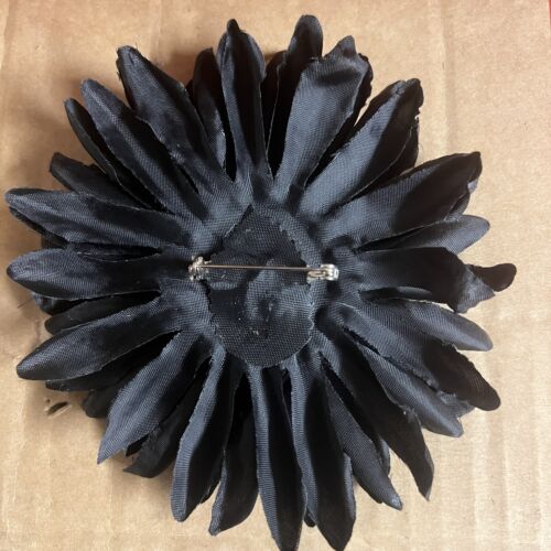 Black Chrysanthemum Brooch Chrysanth Flower - Picture 2 of 2