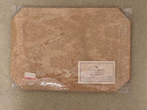 NEW STONE BROOK Set 4 PLACEMATS 4 NAPKINS GOLD LINEN Hemmed Damask In Org Pkg.
