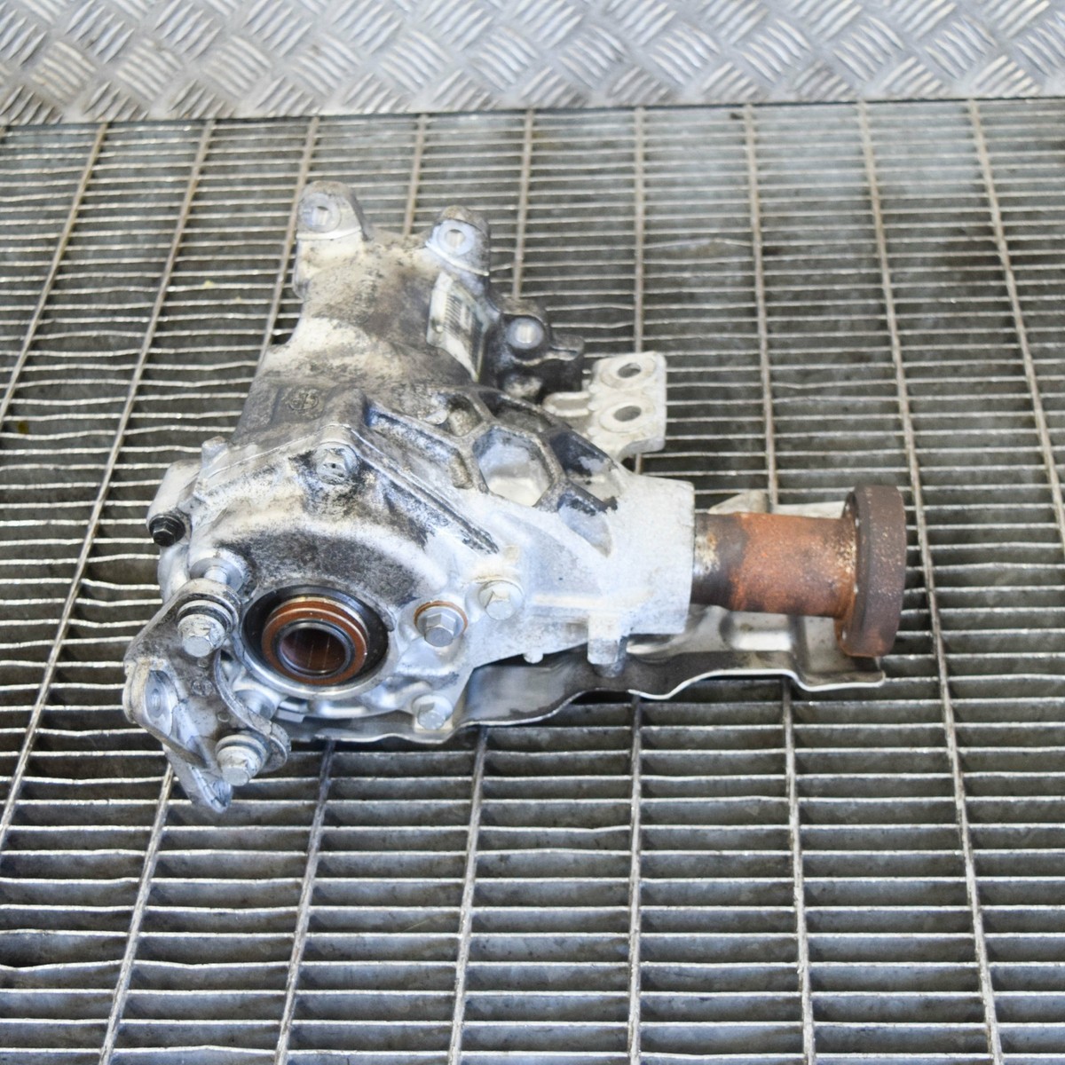 VOLVO XC90 MK2 Front Differential Diff 31325810 P31325810 VOLVO XC90 MK2 Front Differential Diff 31325810 P31325810