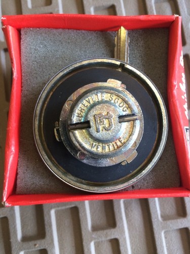 Stainless Steel Locking Petrol Cap Triumph Herald And Vitesse - Picture 3 of 6