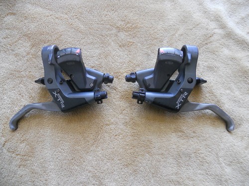 Shimano XTR ST-M952 3x8 Trigger Shifters / Brake Lever Combo in Good Shape