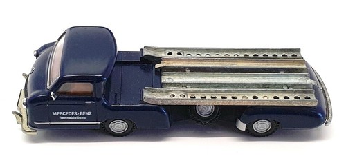 Conrad 1/43 Scale 1034 - 1955 Mercedes Benz Racing Car Transporter - Picture 4 of 5
