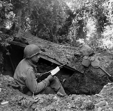 WW2 WWII Photo World War Two / US Army Soldiers in Action Normandy July 1944