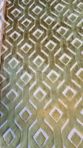 DESIGNERS GUILD CHAREAU VELVET UPHOLSTERY FABRIC IN FERN 440cm X 138cm - Picture 3 of 7