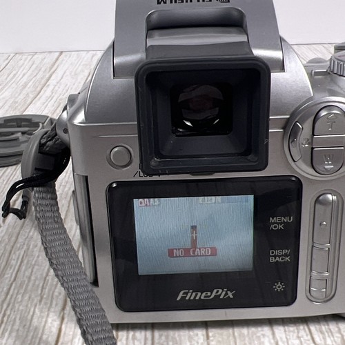 FUJIFILM FinePix S3100 4MP Digital Camera With 6x Optical Zoom Tested Working ✅ - Picture 9 of 14