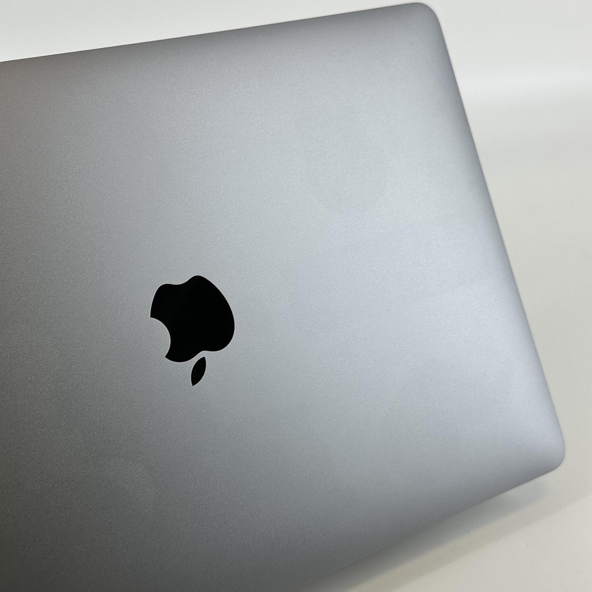 Apple MacBook Pro 13 Touch Bar 2020 M1 8-Core CPU 8-Core GPU 8GB