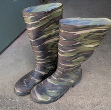 Boys rain boots size 5 Camo Made In The USA