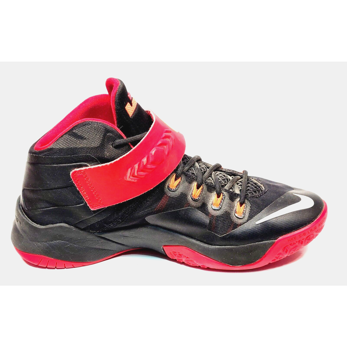 Nike Zoom Soldier VIII 10 黒/赤 Nike Zoom Soldier VIII 10 黒/赤 Nike LeBron Zoom Soldier 10
