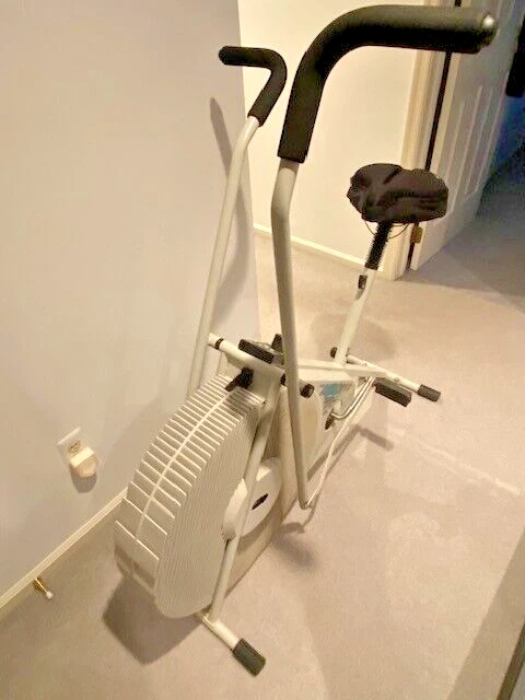 Bicicleta estática Weslo Aero 750 (con asiento extra acolchado y manual del propietario original) Foto 2 de 4