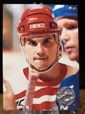 1991 Pro Set Platinum  #32 Steve Yzerman - Detroit Red Wings