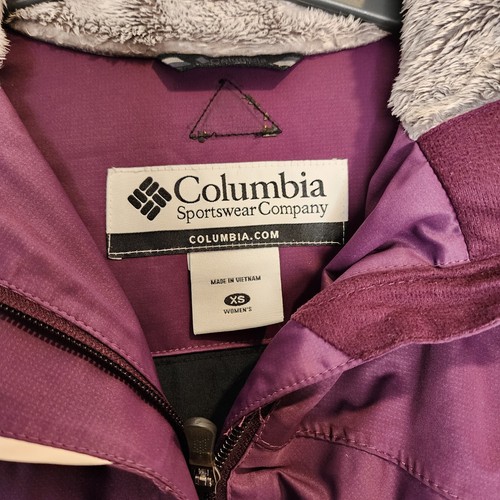Columbia womans jacket size XS purple in color in good pre-owned condition. - Picture 3 of 13