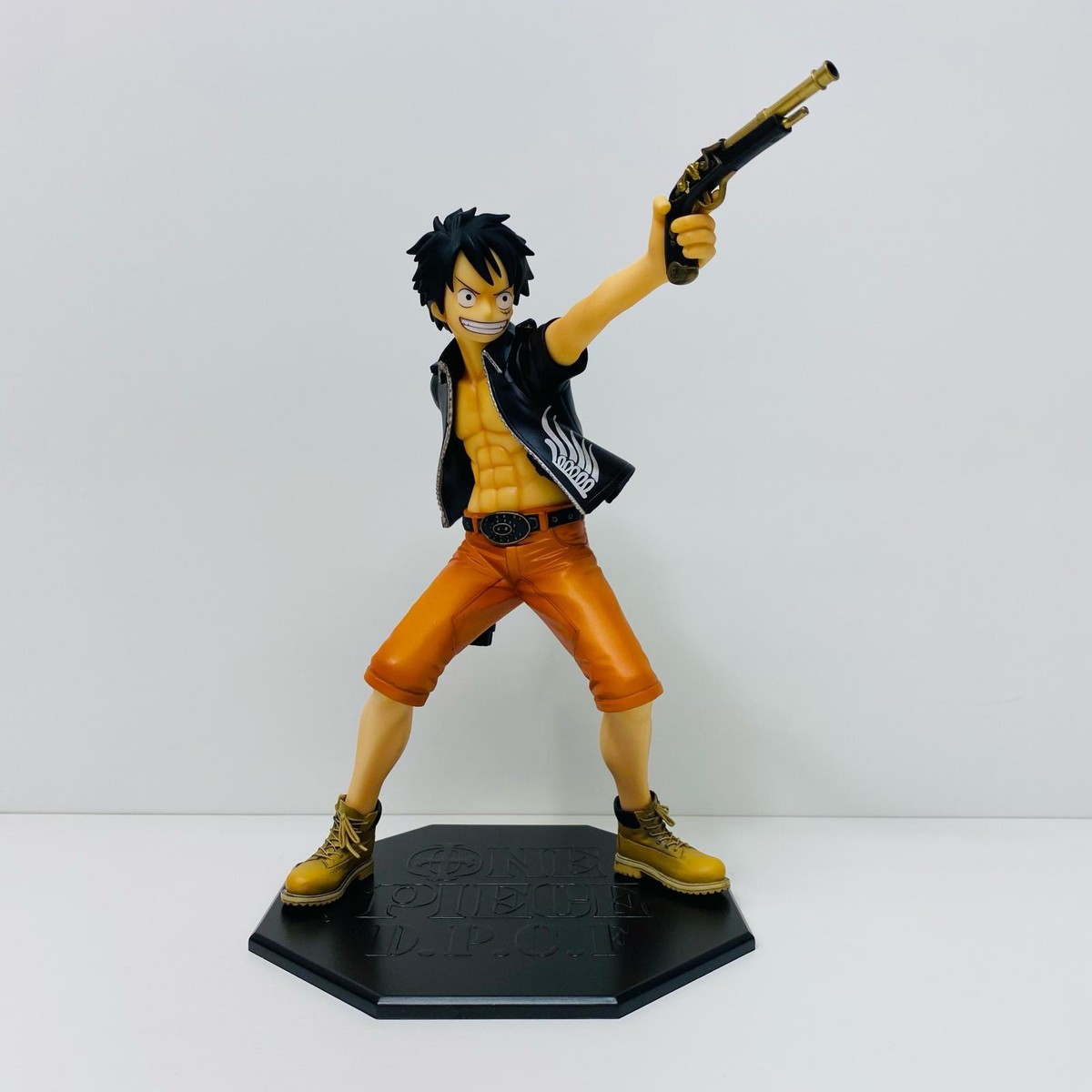 (未使用･未開封品)　DOOR PAINTING COLLECTION FIGURE ワンピースシリーズ第1弾 モンキー・D・ルフィ 三銃士Ver. (1/7スケール PVC塗装済み完成品) tu1jdyt 41cosnknzWL.jpg_BO30,255,255,