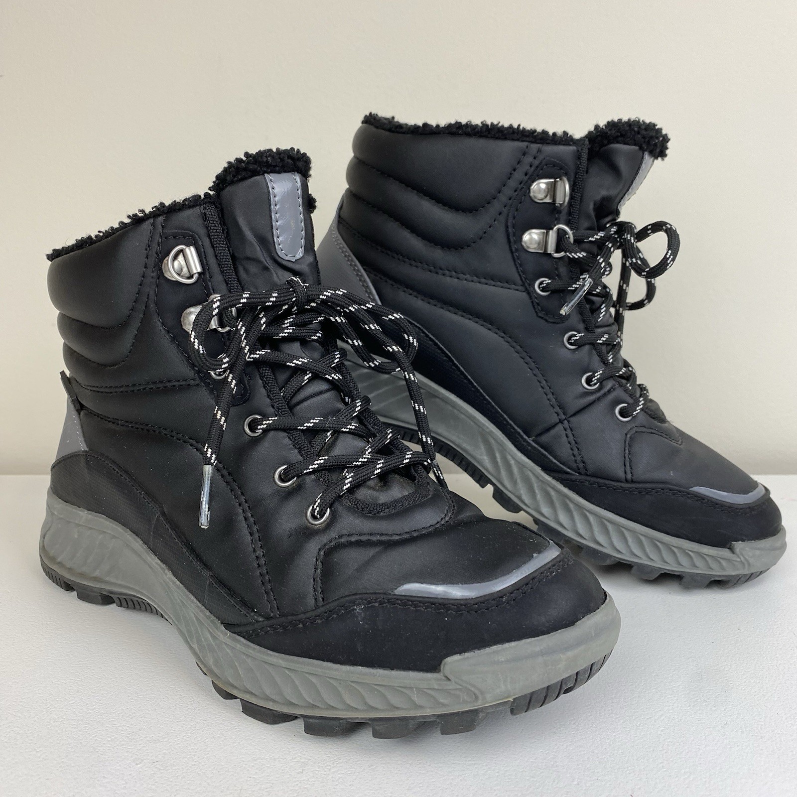 Baretraps Maine Waterproof Hiker Boot Black Cushioned Lined Lace Up, Sz 6.5 Warm