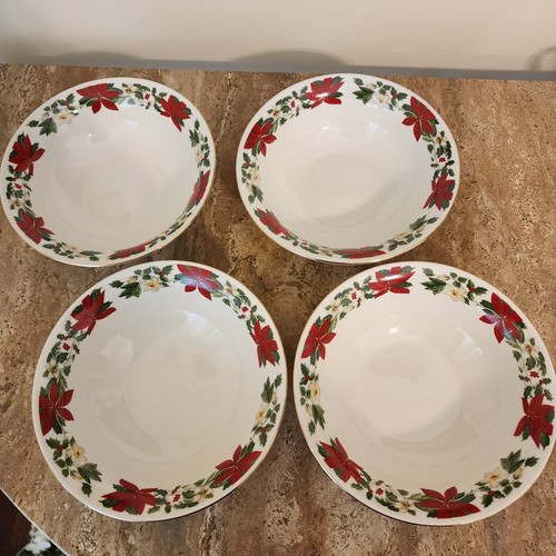 Gibson CHRISTMAS Holiday CHARMING POINSETTIA Dish Set Dinnerware Set 20 Pcs - Picture 9 of 10