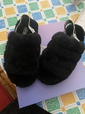 New Unworn Uggs Fluff Yeah Slippers Size 5 Black Faux Fur Clean Soles