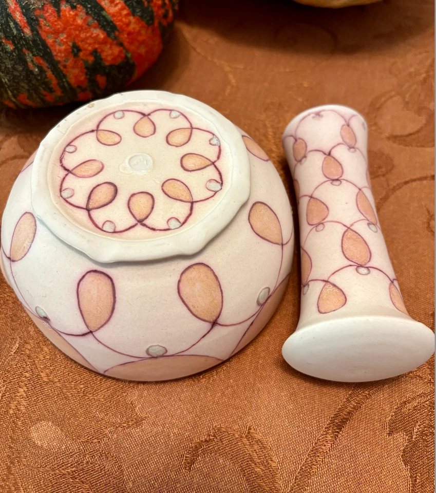 Mortero y mortero rosa/blanco pieza de arte floral gres, pesado, 5,5 pulgadas Foto 2 de 4