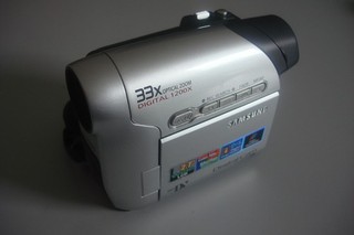 Mini DV Camcorder Samsung VP D361 digital mit vielen Extras aus den 00er Jahren