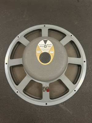 アシスターとバランシング asics GEL-CUMULUS 16 SIGNATURE SERIES CECILIE BAHNSEN BLACK/BLACK