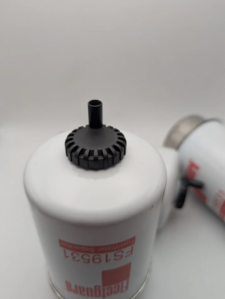 Lote de 3 filtros separadores de combustible y agua Fleetguard FS19531 nuevos-sin caja Foto 4 de 4