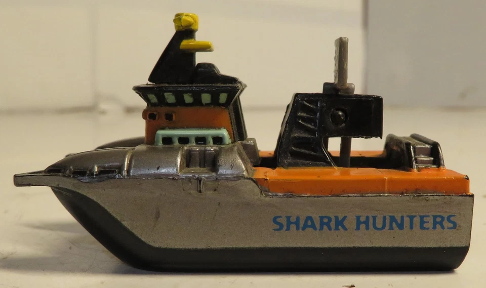 Vintage 1995 LGTI Galoob Micro Machines Deep Sea Fishing Shark Hunter Boat Ponto - Image 2 of 4