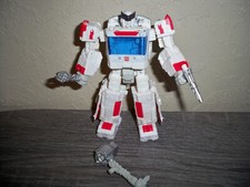 TRANSFORMERS WFC SIEGE WAR FOR CYBERTRON TRILOGY RATCHET WALGREENS EXCLUSIVE