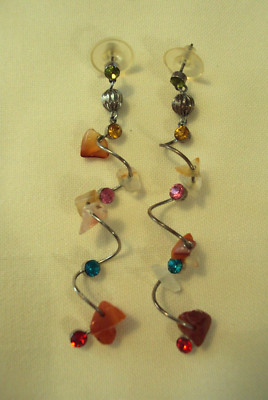 WOW! SILVER TONE GLASS CHIPS AND RHINESTONES DANGLE PIERCED EARRINGS #T251