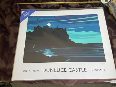 Dunluce Castle, Nordirland. Nagelneuer Druck. 50cmx40cm in schwarzem Rahmen.