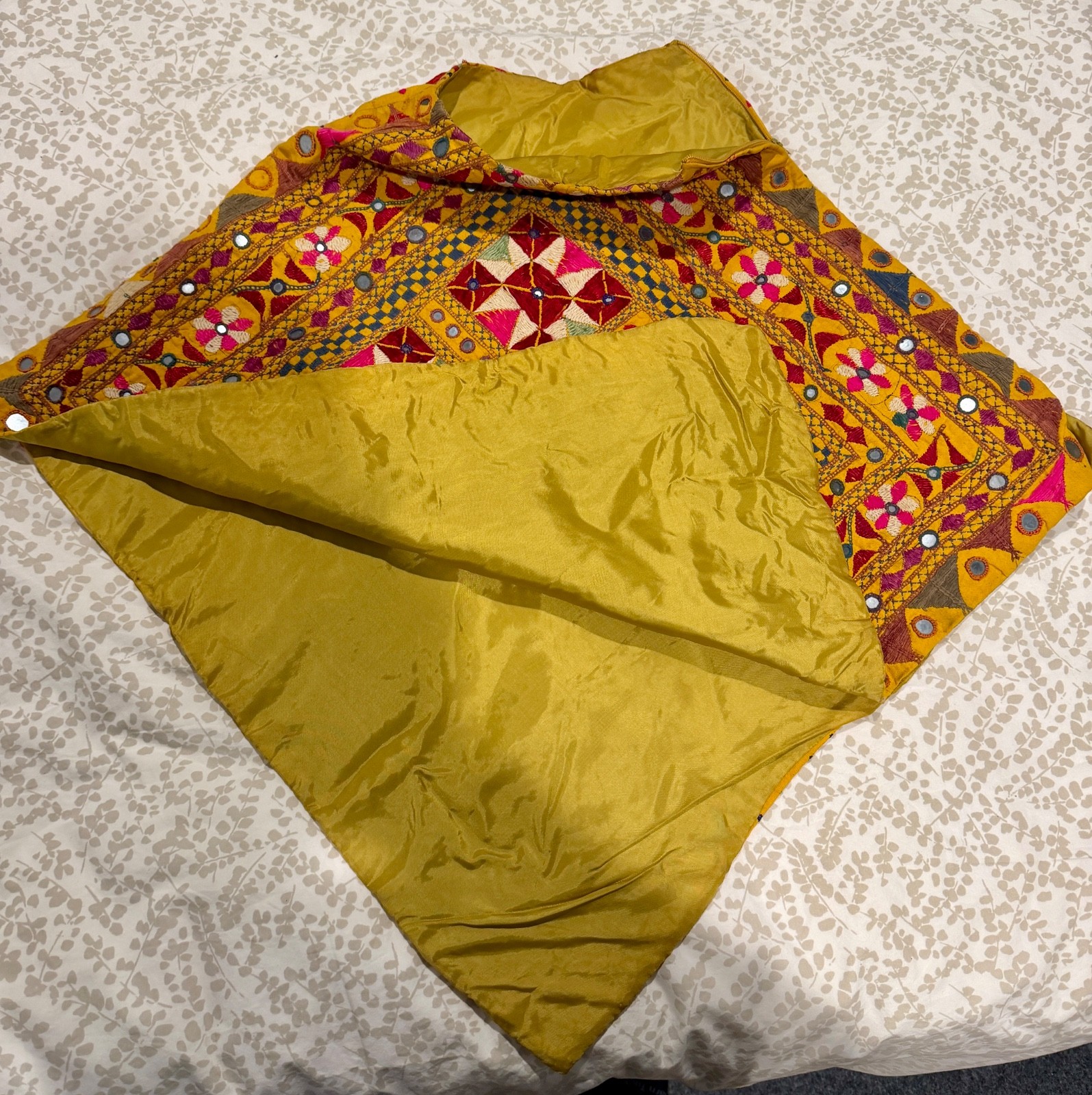 Antique Middle Eastern Woman's Pull Over Shawl - image 3