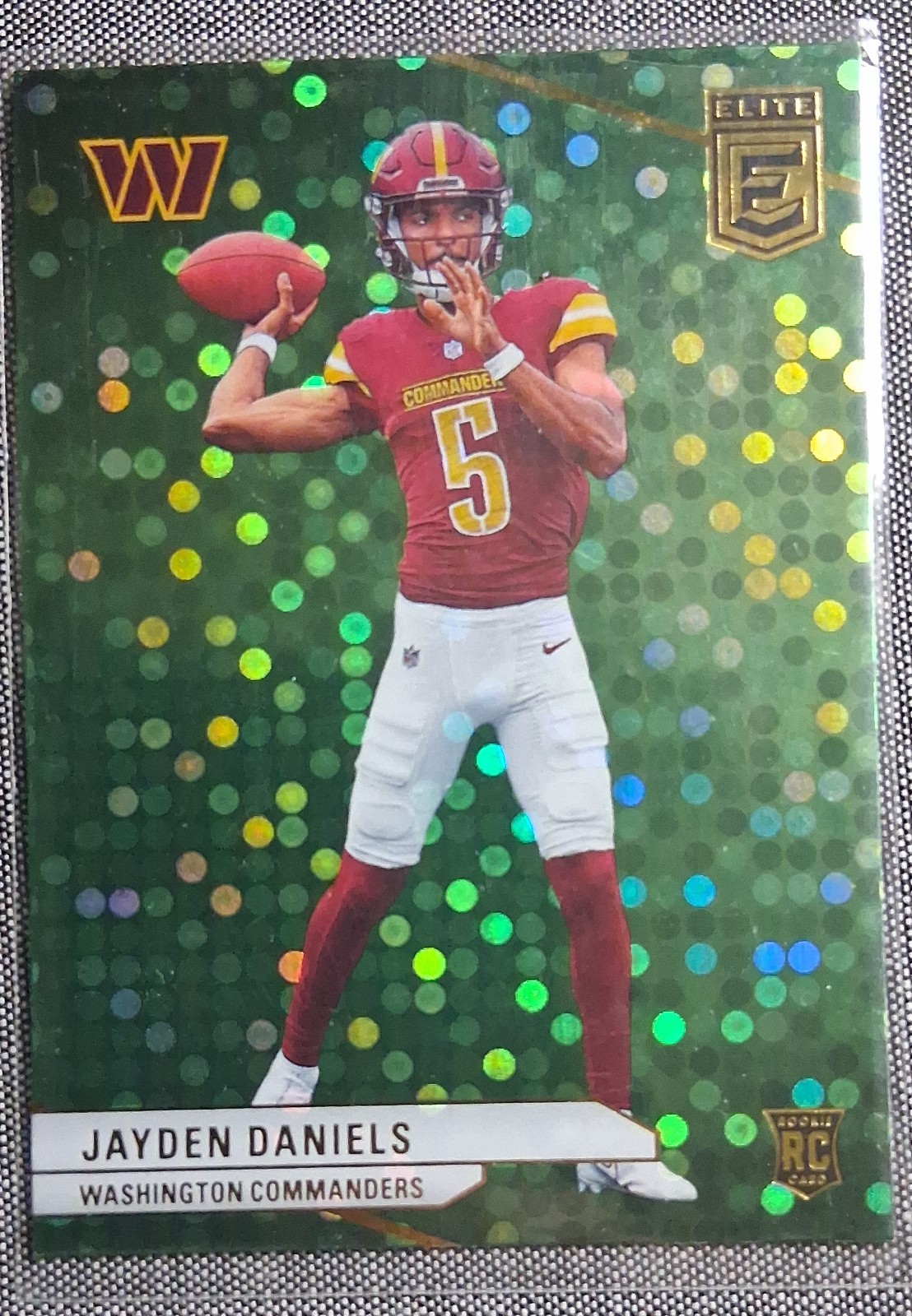 2024 Panini Donruss Elite - Rookies Jayden Daniels #165 Green Disco (RC)