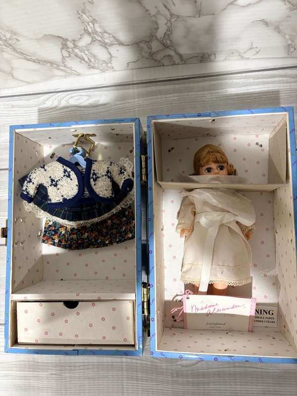 MADAME ALEXANDER 8" ANNE TRUNK PLAY SET NIB 26421