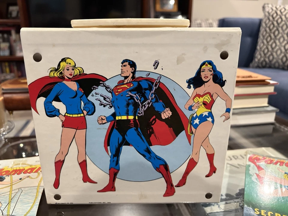 Vintage 1976 DC Comics Record and Toy Carry Case w/ 2 Wonder Woman Story Records - Image 4 of 4