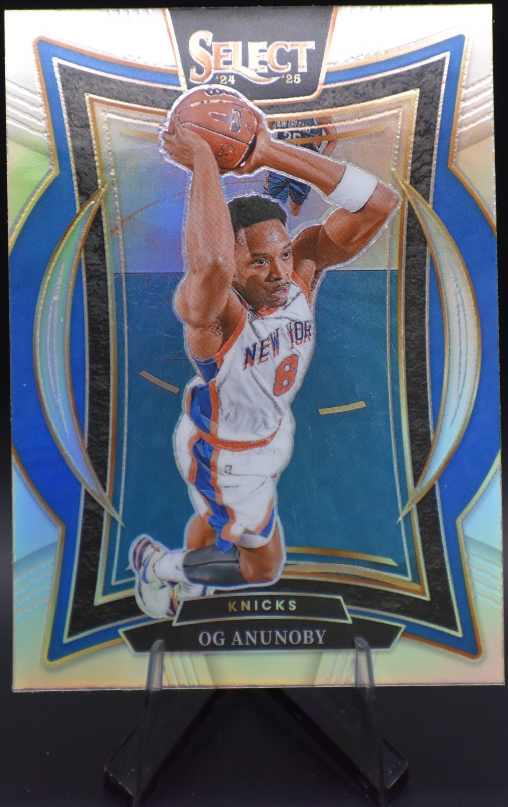 2024-25 Panini Select #11 OG Anunoby Silver Prizm & Blue Card - NY Knicks