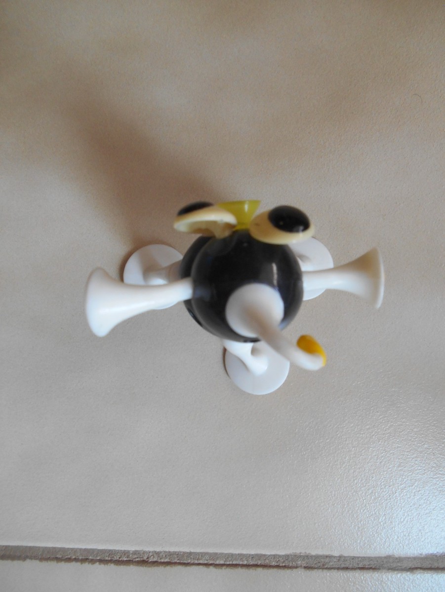 Discontinued Vintage Zizzle Iz 2006 McDonald's Happy Meal Toy