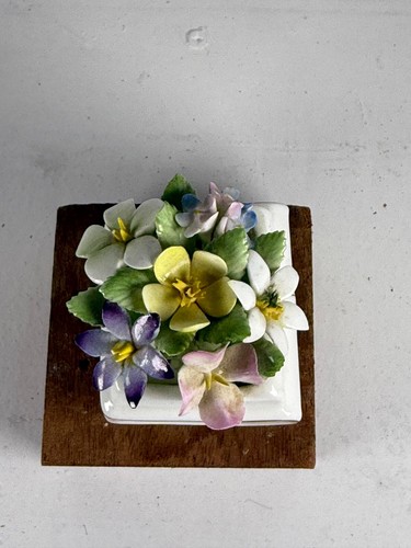 Royal Doulton Bone China - Minature Floral Posy on Book - Gift/B'day/Easter - Picture 3 of 8