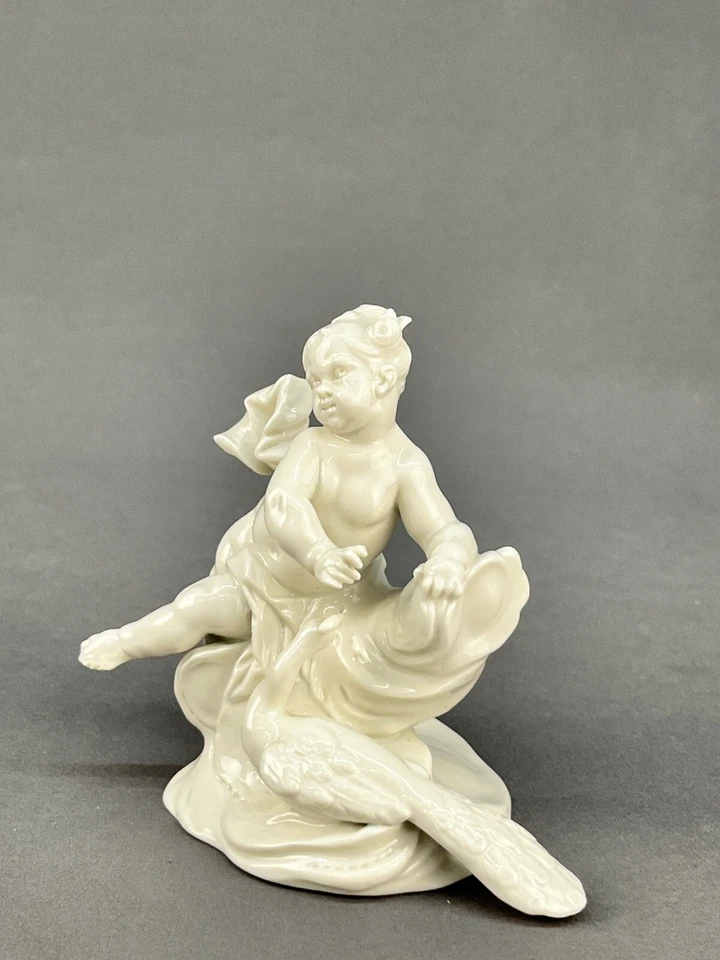Figura Bustelli Juno de porcelana blanca del siglo XX Nymphenburg con pavo real de 4 1/2" Foto 3 de 4