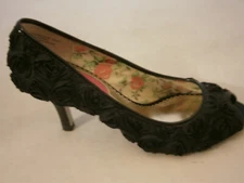 POETIC LICENCE WEDDING DATE FABRIC SHOES SIZE 6.5 BLACK HIGH HEELS FLOWERS ROSES