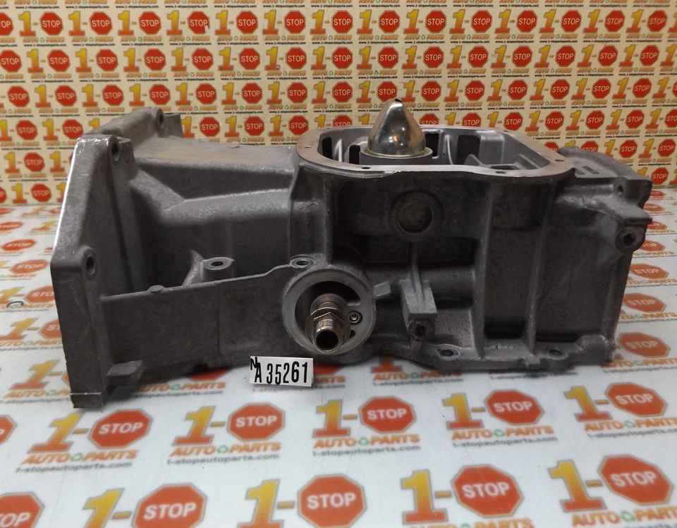 Nissan Versa 2012-2019 cárter de aceite superior del motor 11110-3HC0A OEM Foto 3 de 4