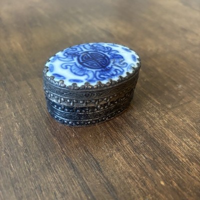 Vintage Round Porcelain Blue & White Metal Tin Pill/trinket Box Mirror In Lid