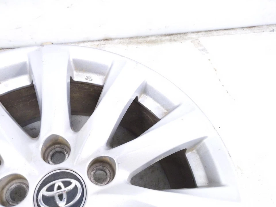 2018-2020 Toyota Camry 17X7½ Aluminium Alloy Wheel Rim 42611-06E00 *Scratches* - Image 3 of 4