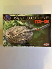 Star Trek ENTERPRISE NX-01 2 in 1 Model Pre-Owned