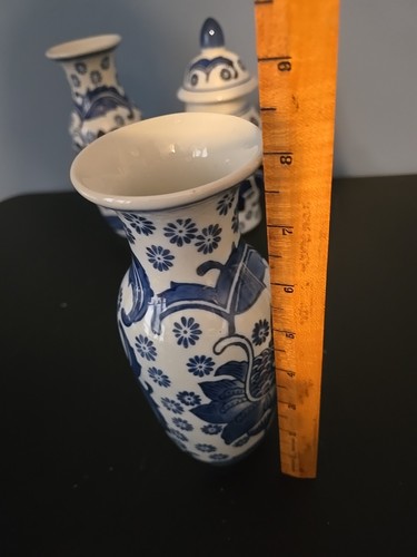 3 Vintage Chinese Blue & White Ginger Jar Vases Urn And 2 Vases 8" tall China - Picture 8 of 16