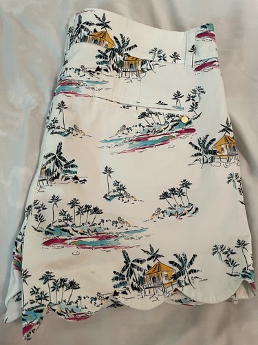 CROWN & IVY SHELBY SIZE 12 White SCALLOPED SHORTS TROPICAL PRINT CUTE 4” Inseam - 第 2/7 張圖片